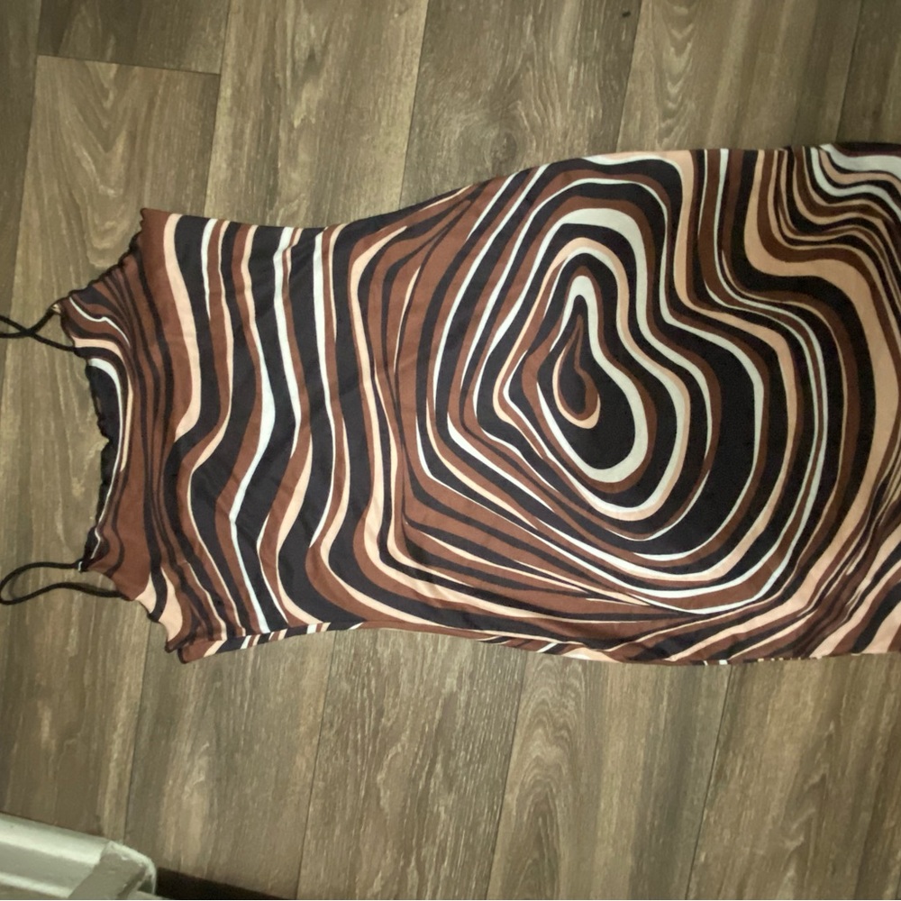 The material is a lil thin